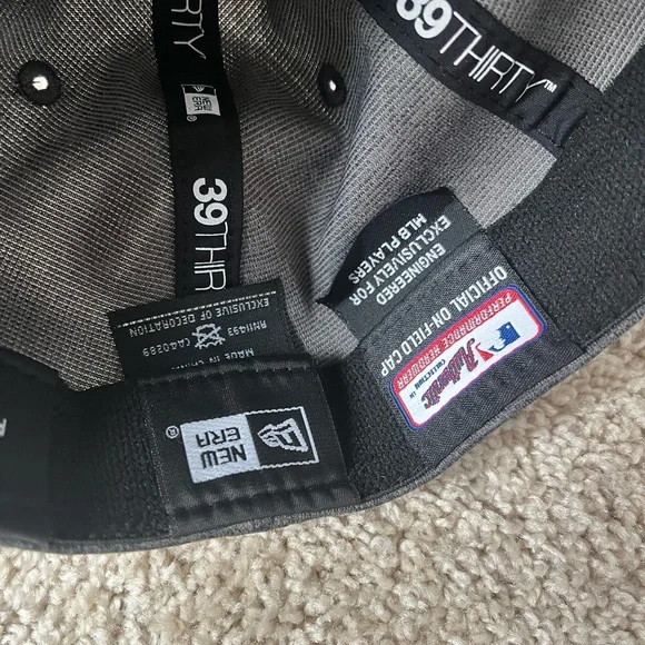 Chicago Cubs 2016 World Series Champions hat made by New Era